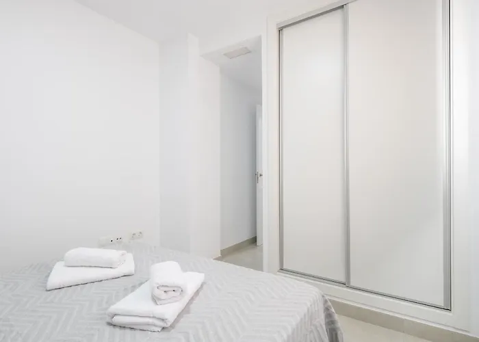 Atico 2 Junto A La Playa By Renthas フエンヒロラ